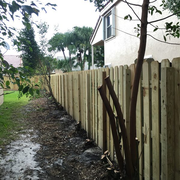 el paso fence company performing fence installation services